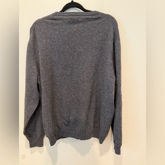 Club Room Charcoal V-Neck Sweater 100% Cashmere - Picture 3 of 4